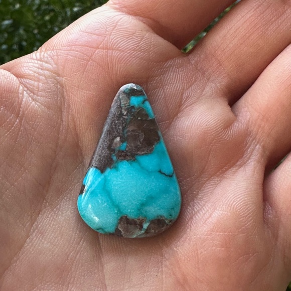 Bisbee Turquoise Cabachon - Picture 2 of 3